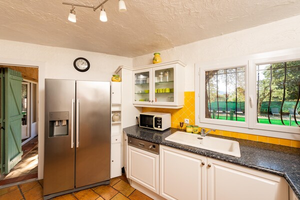 Foto van Villa in Mouans-Sartoux met Zwembad & Strand - Vakantiehuis in Mouans-Sartoux - Kitchen