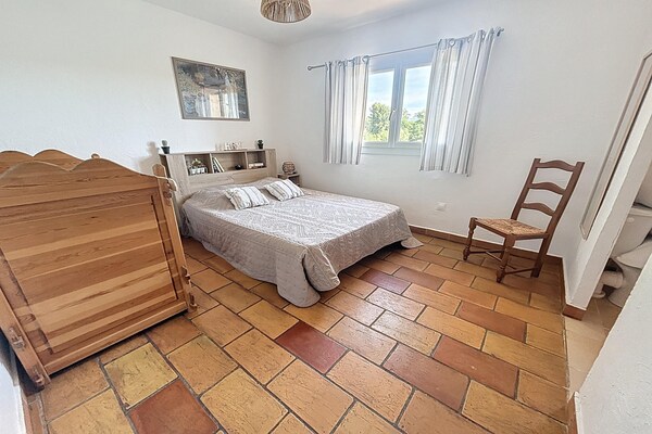 Foto van Villa in Mouans-Sartoux met Zwembad & Strand - Vakantiehuis in Mouans-Sartoux - BedRoom