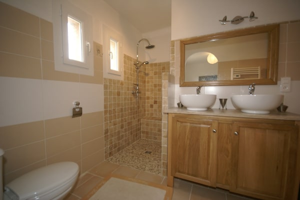 Foto van Villa in Mouans-Sartoux met Zwembad & Strand - Vakantiehuis in Mouans-Sartoux - BathRoom