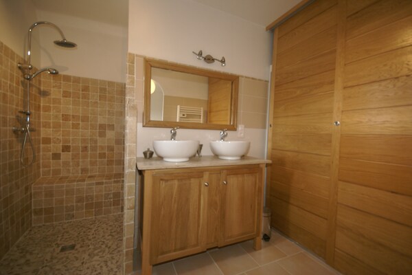 Foto van Villa in Mouans-Sartoux met Zwembad & Strand - Vakantiehuis in Mouans-Sartoux - BathRoom