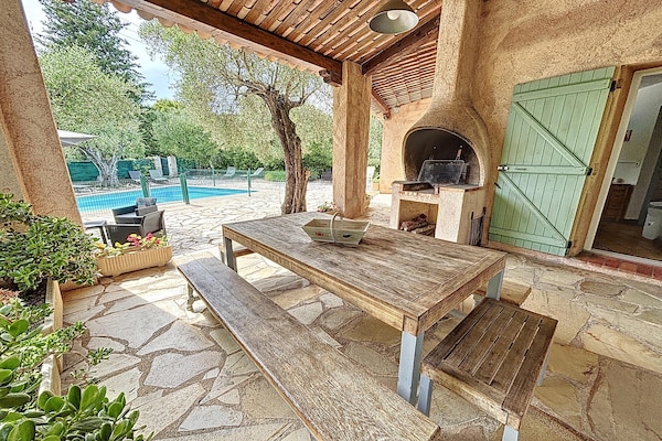 Foto van Villa in Mouans-Sartoux met Zwembad & Strand - Vakantiehuis in Mouans-Sartoux - ExteriorSummer