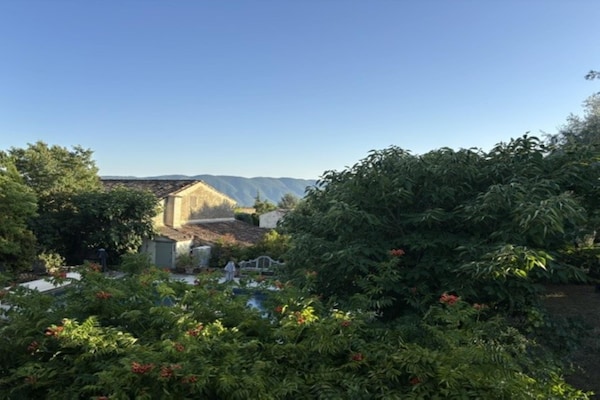 Foto van Provence Charme met Zwembad - Vakantiehuis in Viens - View
