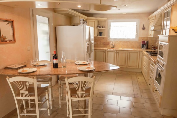 Foto van Chique zwembadretraite in Narbonne - Vakantiehuis in Narbonne - Kitchen