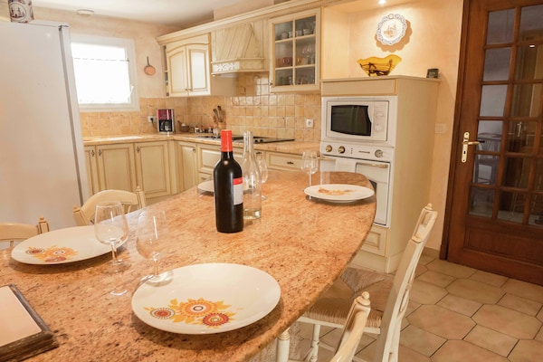 Foto van Chique zwembadretraite in Narbonne - Vakantiehuis in Narbonne - Kitchen