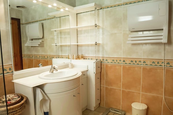 Foto van Chique zwembadretraite in Narbonne - Vakantiehuis in Narbonne - BathRoom