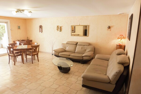 Foto van Chique zwembadretraite in Narbonne - Vakantiehuis in Narbonne - LivingRoom