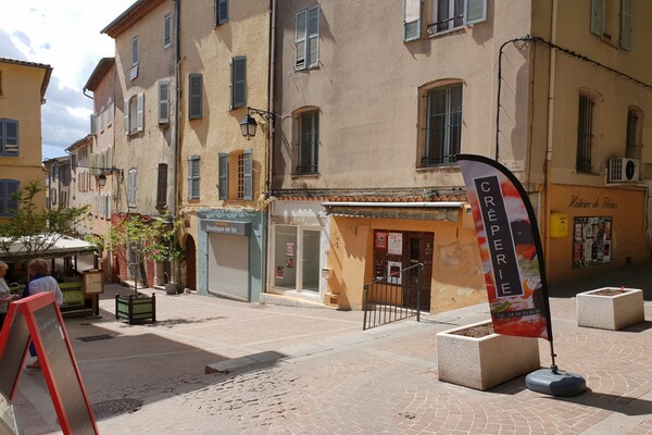 Foto van Vakantiehuis in Lorgues met zwembad en terras - Vakantiehuis in Lorgues - AreaSummer1KM