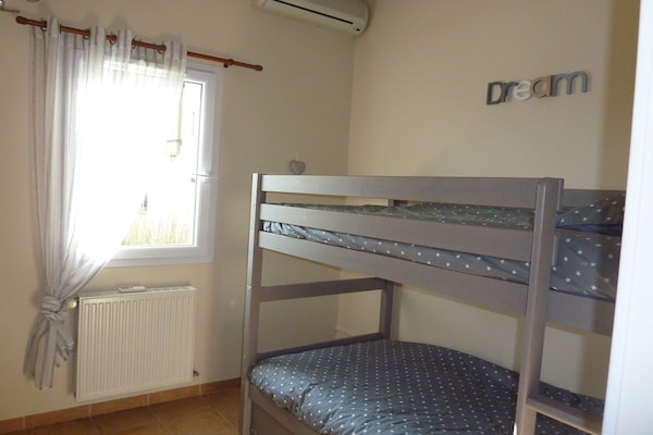 Foto van Villa met privézwembad, uitzicht op de Ventoux - Vakantiehuis in Saint Paul trois Chateaux - BedRoom