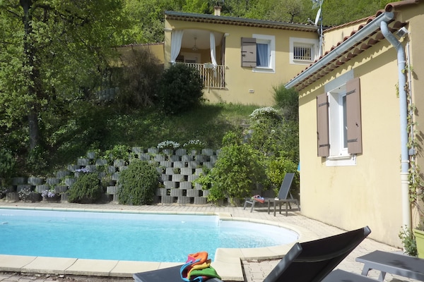 Foto van Villa met privézwembad, uitzicht op de Ventoux - Vakantiehuis in Saint Paul trois Chateaux - PoolOfHouse