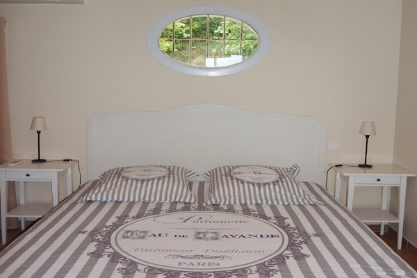 Foto van Villa met privézwembad, uitzicht op de Ventoux - Vakantiehuis in Saint Paul trois Chateaux - BedRoom