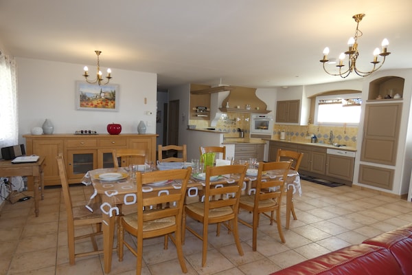 Foto van Villa met privézwembad, uitzicht op de Ventoux - Vakantiehuis in Saint Paul trois Chateaux - DiningRoom