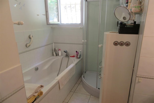 Foto van Villa met privézwembad en panoramisch uitzicht - Vakantiehuis in Saint Paul trois Chateaux - BathRoom