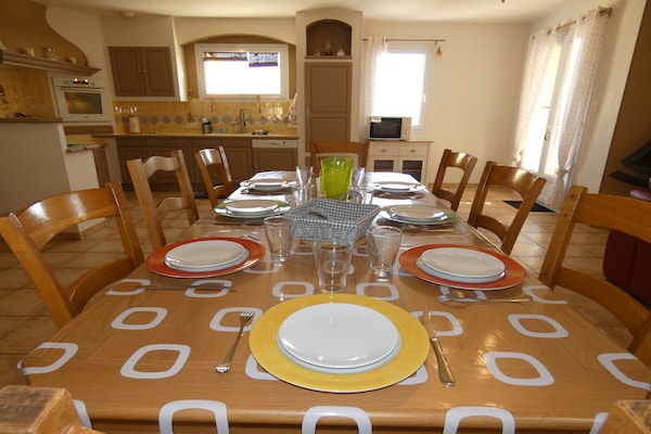 Foto van Villa met privézwembad en panoramisch uitzicht - Vakantiehuis in Saint Paul trois Chateaux - DiningRoom