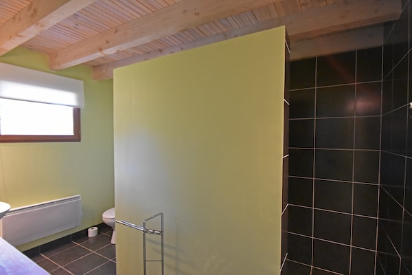 Foto van Villa Retreat met zwembad en huisdieren - Vakantiehuis in Vélieux - BathRoom