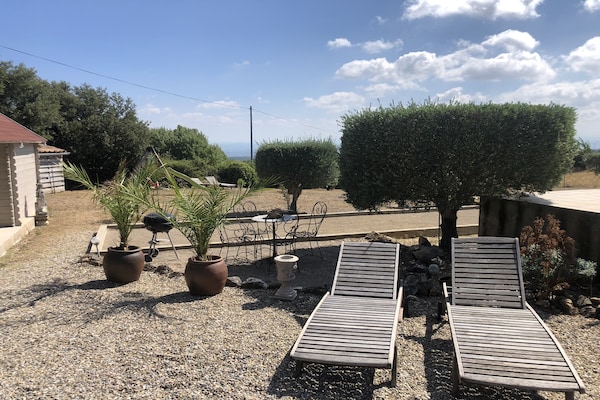 Foto van Villa Retreat met zwembad en huisdieren - Vakantiehuis in Vélieux - GardenSummer