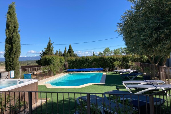 Foto van Montbrun Wijngaard Ontsnapping - Vakantiehuis in Montbrun-des-Corbières - PoolOfHouse