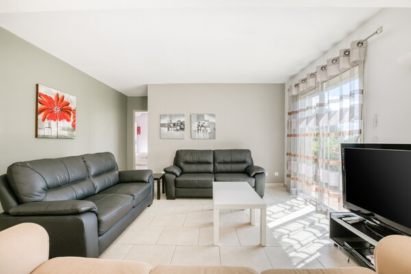 Foto van Ruime villa met zwembad in Le Canet - Vakantiehuis in Soleil d'Oc (Pouzols Minervois) - LivingRoom