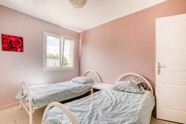 Foto van Ruime villa met zwembad in Le Canet - Vakantiehuis in Soleil d'Oc (Pouzols Minervois) - BedRoom
