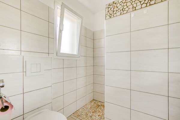 Foto van Ruime villa met zwembad in Le Canet - Vakantiehuis in Soleil d'Oc (Pouzols Minervois) - BathRoom