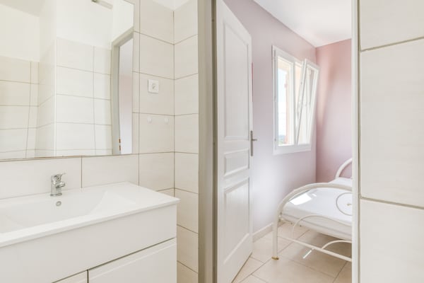 Foto van Ruime villa met zwembad in Le Canet - Vakantiehuis in Soleil d'Oc (Pouzols Minervois) - BathRoom