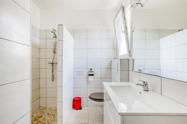 Foto van Ruime villa met zwembad in Le Canet - Vakantiehuis in Soleil d'Oc (Pouzols Minervois) - BathRoom