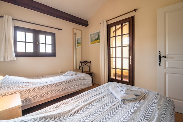 Foto van Villa in Beaufort met Zwembad & Uitzicht - Vakantiehuis in Beaufort - BedRoom