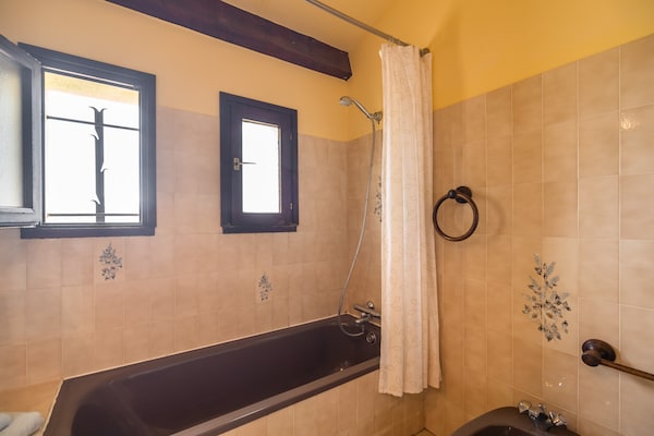 Foto van Villa in Beaufort met Zwembad & Uitzicht - Vakantiehuis in Beaufort - BathRoom