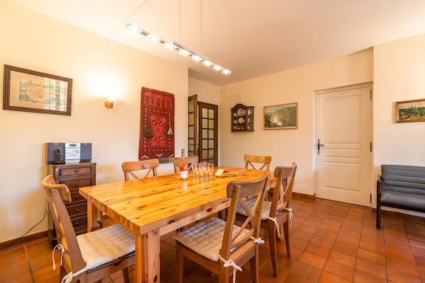 Foto van Villa in Beaufort met Zwembad & Uitzicht - Vakantiehuis in Beaufort - DiningRoom
