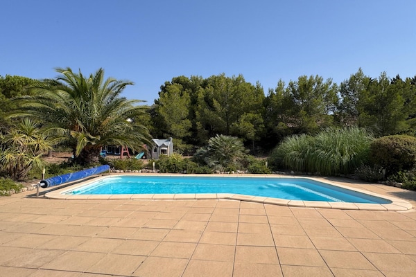 Foto van Stijlvolle villa met terras - Vakantiehuis in Pouzols Minervois (Soleil d'Oc) - PoolOfHouse