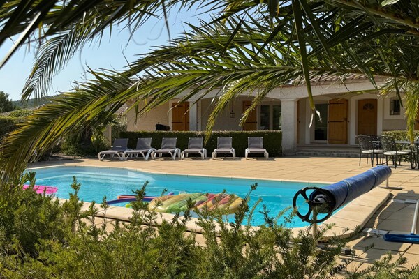 Foto van Stijlvolle villa met terras - Vakantiehuis in Pouzols Minervois (Soleil d'Oc) - PoolOfHouse