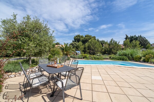 Foto van Stijlvolle villa met terras - Vakantiehuis in Pouzols Minervois (Soleil d'Oc) - TerraceBalcony