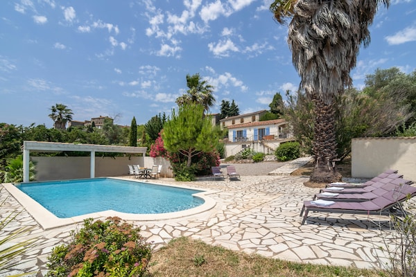 Foto van Moderne villa met verwarmd zwembad - Vakantiehuis in Beaufort - PoolOfHouse
