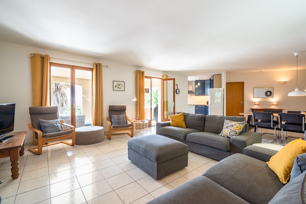 Foto van Moderne villa met verwarmd zwembad - Vakantiehuis in Beaufort - LivingRoom