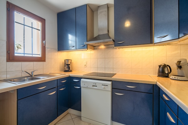 Foto van Moderne villa met verwarmd zwembad - Vakantiehuis in Beaufort - Kitchen