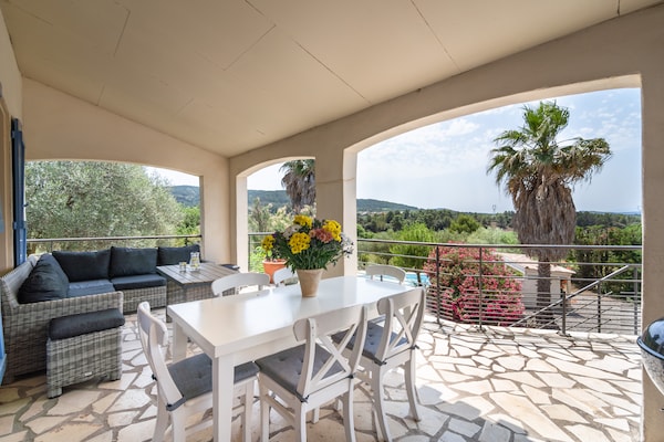 Foto van Moderne villa met verwarmd zwembad - Vakantiehuis in Beaufort - TerraceBalcony
