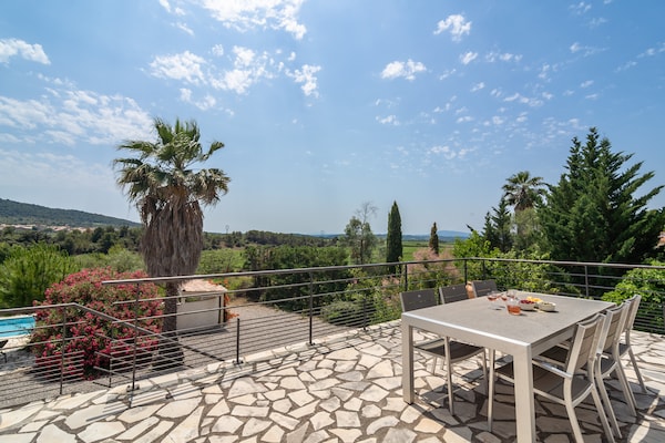 Foto van Moderne villa met verwarmd zwembad - Vakantiehuis in Beaufort - TerraceBalcony