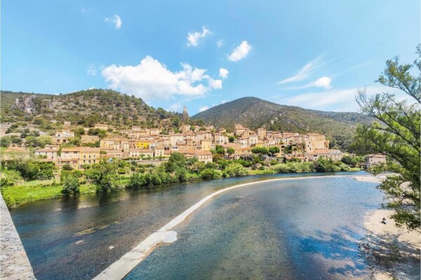 Foto van Heuvelretraite in Roquebrun - Vakantiehuis in Roquebrun - AreaSummer5KM