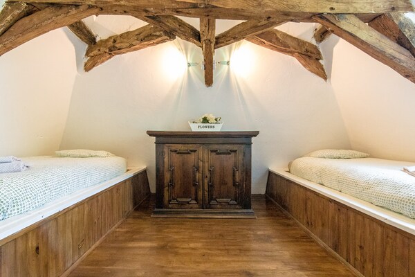 Foto van Prachtig vakantiehuis met zwembad in Thenon - Vakantiehuis in Thénon - BedRoom