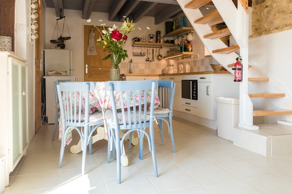 Foto van Prachtig vakantiehuis met zwembad in Thenon - Vakantiehuis in Thénon - LivingRoom