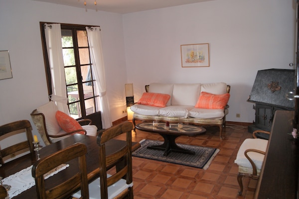 Foto van Villa in Provence met Zwembad en Uitzicht - Vakantiehuis in Saint-Antonin-du-Var - LivingRoom