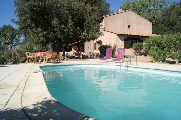 Foto van Villa in Provence met Zwembad en Uitzicht - Vakantiehuis in Saint-Antonin-du-Var - ExteriorSummer