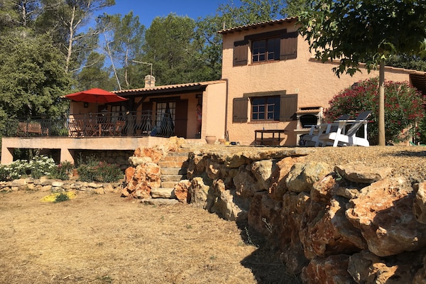 Foto van Villa in Provence met Zwembad en Uitzicht - Vakantiehuis in Saint-Antonin-du-Var - ExteriorSummer