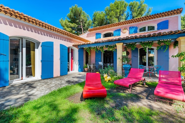 Foto van Villa in Martigues bij Middellandse Zee - Vakantiehuis in Martigues - ExteriorSummer