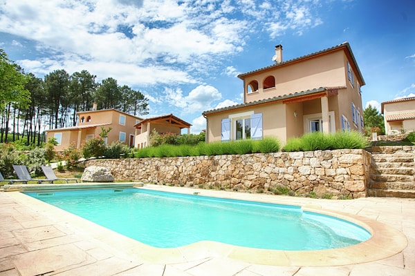 Foto van Rustige villa in Joyeuse - Vakantiehuis in Joyeuse - ExteriorSummer