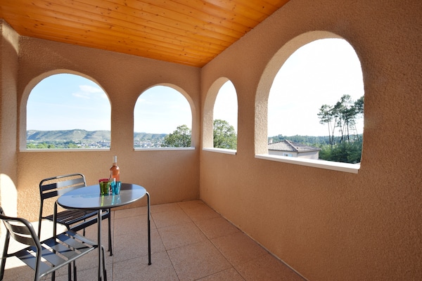 Foto van Rustige villa in Joyeuse - Vakantiehuis in Joyeuse - TerraceBalcony