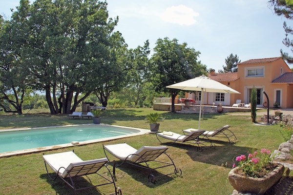 Foto van Villa in Reillanne met Zwembad - Vakantiehuis in Reillanne - ExteriorSummer