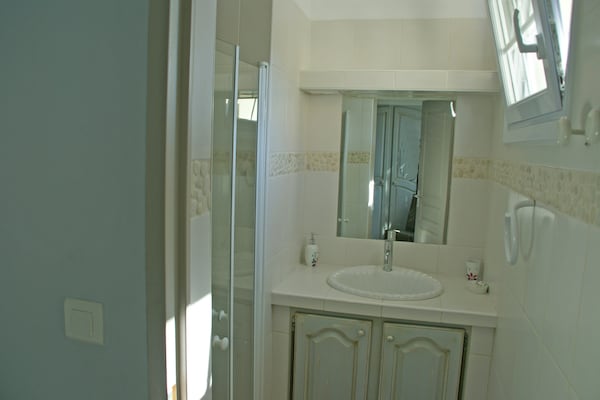 Foto van Villa in Reillanne met Zwembad - Vakantiehuis in Reillanne - BathRoom