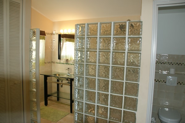 Foto van Villa in Reillanne met Zwembad - Vakantiehuis in Reillanne - BathRoom