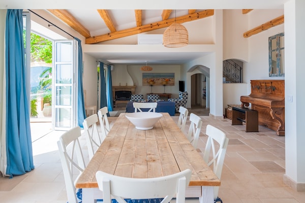 Foto van Villa met zeezicht en zwembad - Vakantiehuis in Vallauris - DiningRoom