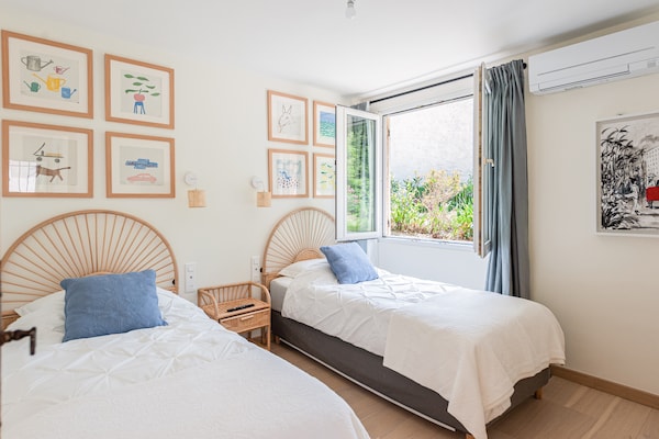 Foto van Villa met zeezicht en zwembad - Vakantiehuis in Vallauris - BedRoom